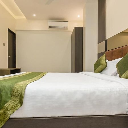 Hotel Oyster Suite Andheri West Mumbai Exteriör bild