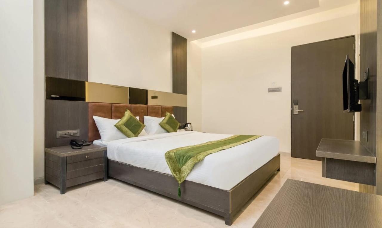 Hotel Oyster Suite Andheri West Mumbai Exteriör bild