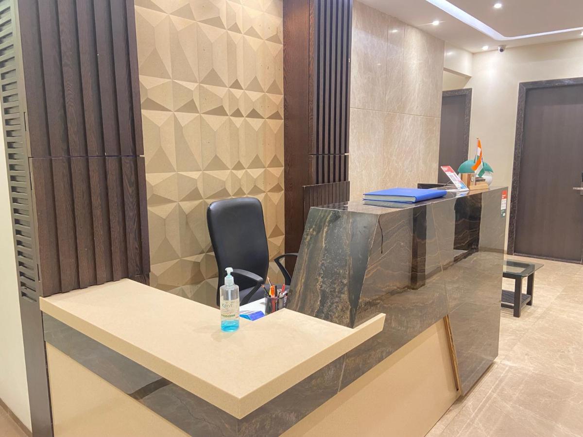 Hotel Oyster Suite Andheri West Mumbai Exteriör bild