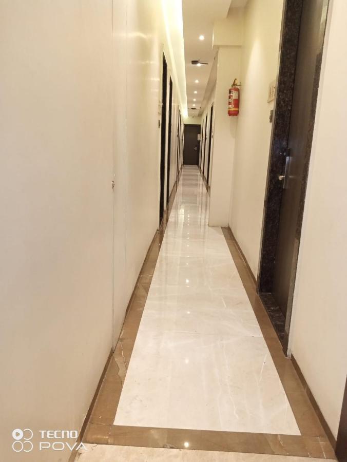Hotel Oyster Suite Andheri West Mumbai Exteriör bild