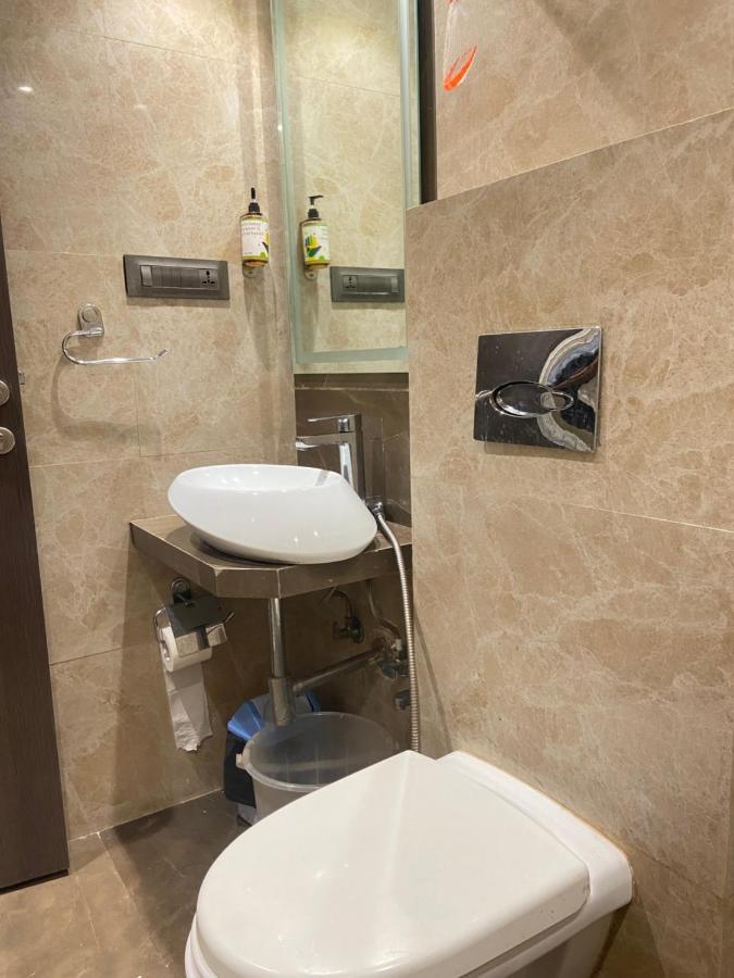 Hotel Oyster Suite Andheri West Mumbai Exteriör bild