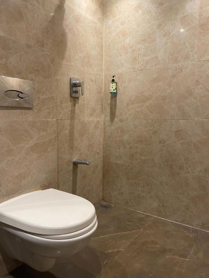 Hotel Oyster Suite Andheri West Mumbai Exteriör bild