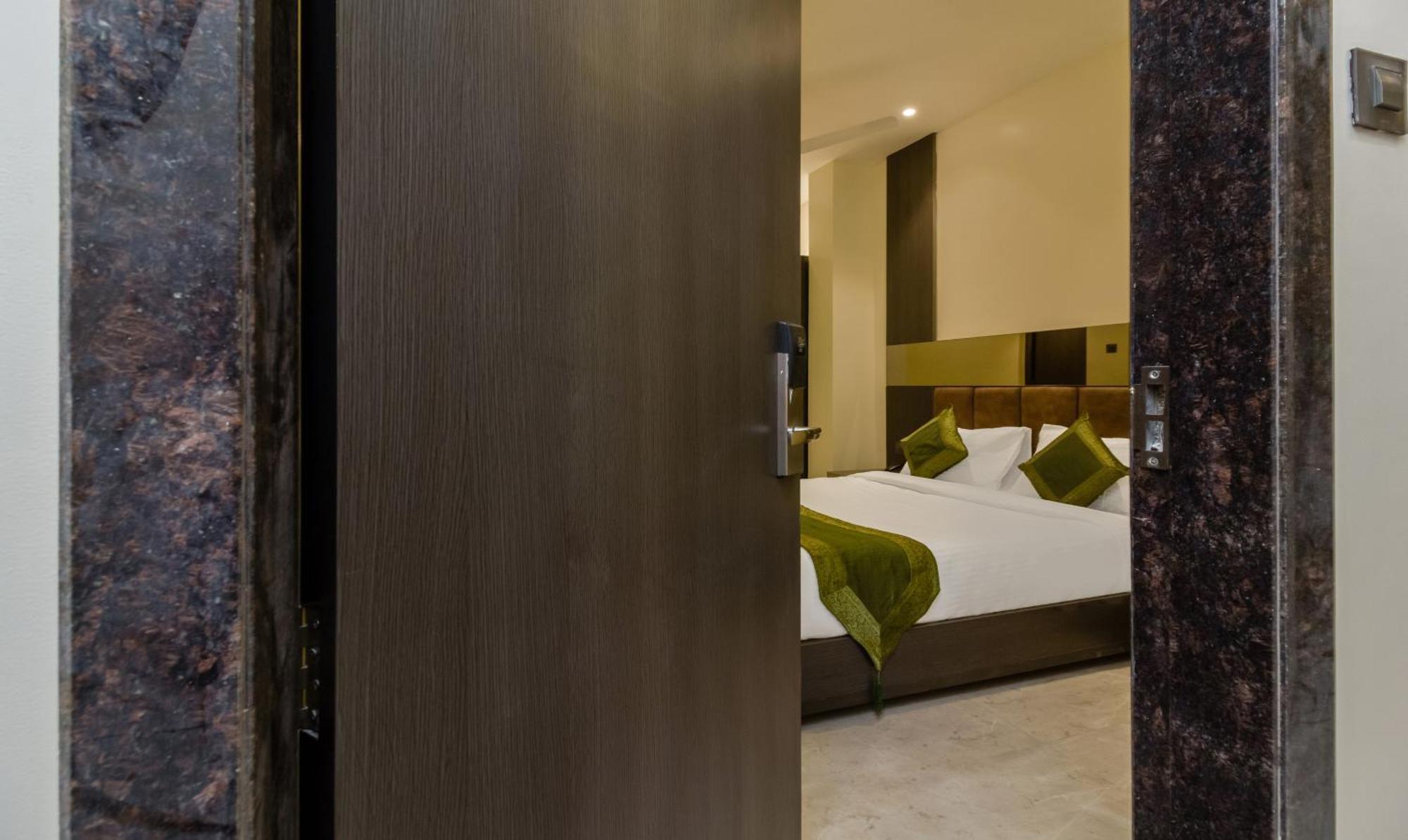 Hotel Oyster Suite Andheri West Mumbai Exteriör bild